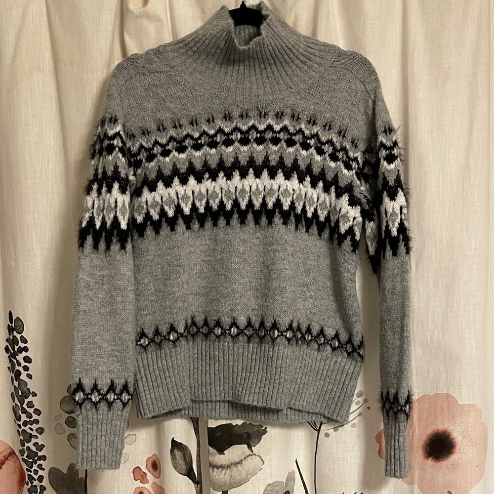 Free Assembly Gray Patterned Turtleneck Sweater Size Medium